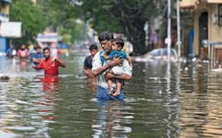 ഫെയ്ഞ്ചൽ ചുഴലിക്കാറ്റ് കരതൊട്ടു; വെള്ളത്തിൽ മുങ്ങി ചെന്നെെ നഗരം
