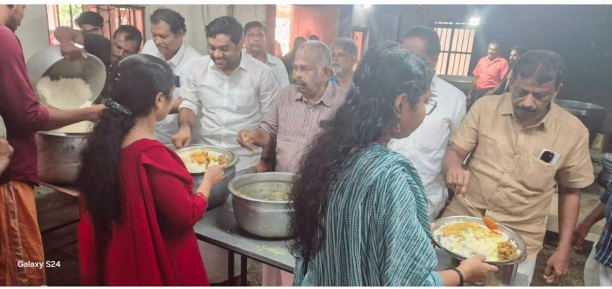 മതമൈത്രിയുടെ ഉഷ്മളതയിൽ അമ്പലപ്പുഴ ശ്രീകൃഷ്ണക്ഷേത്രത്തിൽ എരുമേലി ജമാ അത്തിന്റെ അന്നദാനം