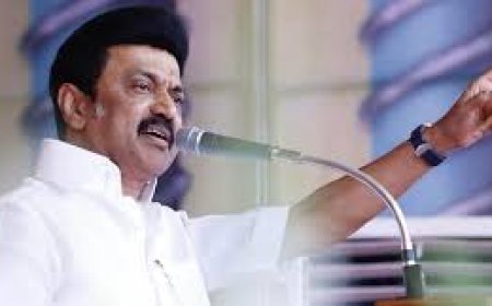 രണ്ട് ദിവസത്തെ സന്ദര്‍ശനത്തിനായി തമിഴ്നാട് മുഖ്യമന്ത്രി എം.കെ. സ്റ്റാലിൻ കേരളത്തിലെത്തി