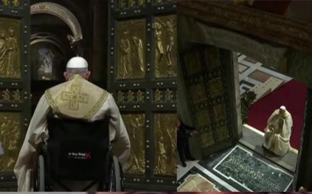 ചരിത്രത്തിലേക്ക് വാതിൽ തുറന്ന് ഫ്രാൻസിസ് മാർപാപ്പ; സെന്റ് പീറ്റേഴ്സ് ബസിലിക്കയിലെ വിശുദ്ധ വാതിൽ തുറന്നു