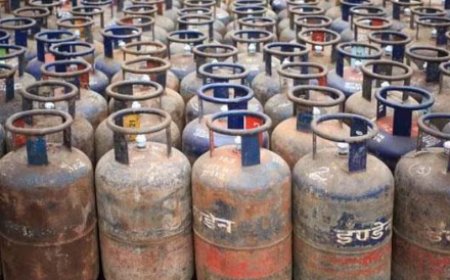 പുതുവര്ഷത്തില് വാണിജ്യ ആവശ്യത്തിനുള്ള പാചകവാതക സിലിണ്ടറിന്റെ വില കുറച്ചു