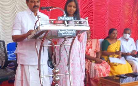 കേരള കോൺഗ്രസ് (എം) നേതാവ്‌ രാരിച്ചൽ നീറണാ കുന്നേൽ ഇടുക്കി ജില്ലാ പഞ്ചായത്ത് പ്രസിഡണ്ട്.