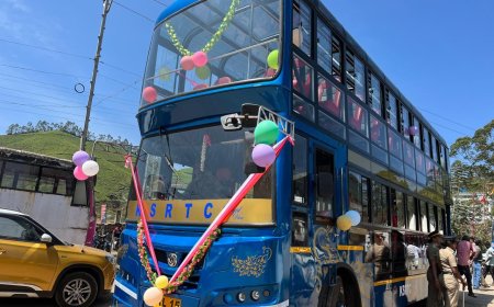 'ഈ ബസ്സിലെ ലൈറ്റൊന്നും ഇടാൻ വച്ചതല്ല, ഭംഗിക്ക് വേണ്ടിയാ': ഹൈക്കോടതി വിമർശനത്തിന് പിന്നാലെ മന്ത്രി ഗണേഷ് കുമാർ