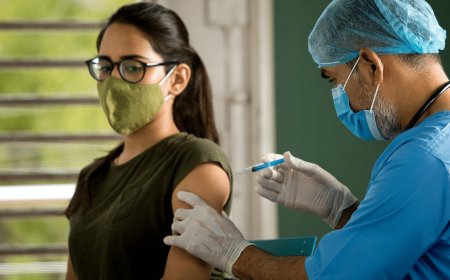 സ്ത്രീകളിലെ കാൻസര് തടയാൻ വാക്സിൻ; ആറ് മാസത്തിനുള്ളില് പുറത്തിറക്കുമെന്ന് കേന്ദ്രമന്ത്രി