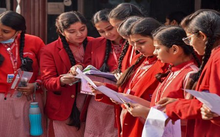 സി.ബി.എസ്.ഇ. പത്താം ക്ലാസ് വാര്‍ഷിക പരീക്ഷ ഇനി മുതല്‍ രണ്ട് തവണ;2026- 27 അധ്യയന വര്‍ഷം മുതല്‍ പുതിയ നയം നിലവില്‍ വരും