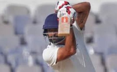 രഞ്ജി ട്രോഫി ക്രിക്കറ്റ് ഫൈനലിന്റെ മൂന്നാം ദിനം  ബാറ്റിങ് ആരംഭിച്ച് കേരളം