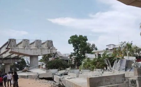 ആലപ്പുഴ ബൈപ്പാസിൻ്റെ ബീച്ച് ഭാഗത്തെ നിർമ്മാണത്തിലിരുന്നഉയരപ്പാത യുടെ ബീമുകൾ തകർന്നു വീണു