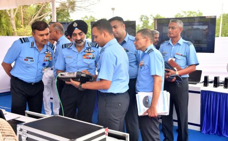 വ്യോമസേനാ മേധാവി തലസ്ഥാനത്ത് : ദക്ഷിണ വ്യോമസേനാ ആസ്ഥാനം സന്ദർശിച്ചു