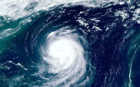 ബം​ഗാ​ൾ ഉ​ൾ​ക്ക​ട​ലി​ൽ ന്യൂ​ന​മ​ർ​ദം;ഒ​റ്റ​പ്പെ​ട്ട സ്ഥ​ല​ങ്ങ​ളി​ൽ ശ​ക്ത​മാ​യ ഇ​ടി​മി​ന്ന​ലോ​ടു കൂ​ടി​യ മ​ഴ​യ്ക്ക് സാ​ധ്യ​ത