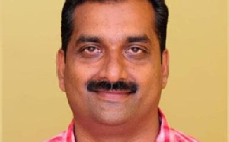 എ​സ്. സ​തീ​ഷ് സി​പി​എം എ​റ​ണാ​കു​ളം ജി​ല്ലാ സെ​ക്ര​ട്ട​റി