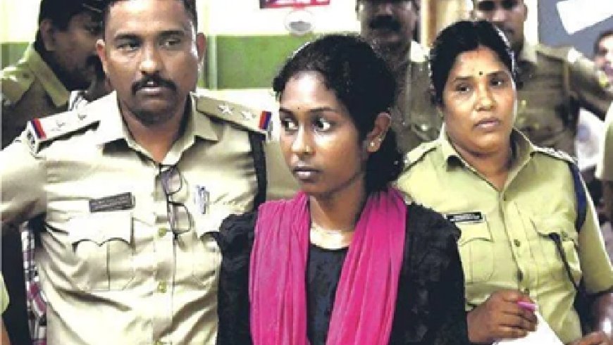 നീറ്റ് പരീക്ഷയ്ക്ക് വ്യാജ ഹാൾടിക്കറ്റ്: അക്ഷയ ജീവനക്കാരി അറസ്റ്റിൽ,