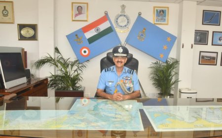 ദക്ഷിണ വ്യോമസേനാ മേധാവിയായി എയർ മാർഷൽ മനീഷ് ഖന്ന   ചുമതലയേറ്റു