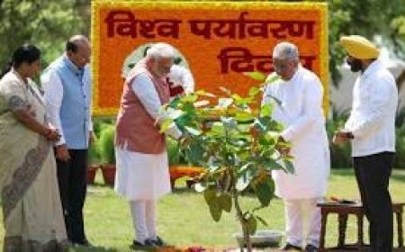 ഏക് പേട് മാ കേ നാം ദൗത്യത്തെ ശക്തിപ്പെടുത്തുന്നതിനും ആരവല്ലി ഗ്രീൻ വാൾ പദ്ധതിക്ക് കീഴിൽ ആരവല്ലി പർവതനിരകൾ വനവൽക്കരിക്കുന്നതിനുമുള്ള പ്രതിബദ്ധതയുടെ ഭാഗമായി ഡൽഹിയിലെ ഭഗവാൻ മഹാവീർ വനസ്ഥലി പാർക്കിൽ പ്രധാനമന്ത്രി വൃക്ഷത്തൈ നട്ടു