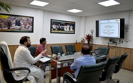 ഖാദി ഗ്രാമ വ്യവസായ കമ്മീഷൻ മാർജിൻ മണി സബ്സിഡി വിതരണം ചെയ്തു