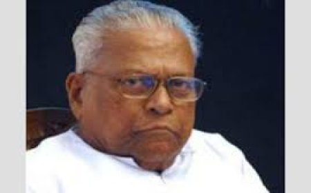 വി.​എ​സി​ന്‍റെ ആ​രോ​ഗ്യ​നി​ല അ​തീ​വ​ഗു​രു​ത​ര​മാ​യി തു​ട​രു​ന്നു; മ​രു​ന്നു​ക​ളോ​ട് പ്ര​തി​ക​രി​ക്കു​ന്നു​ണ്ടെ​ന്ന് ഡോ​ക്ട​ർ​മാ​ർ