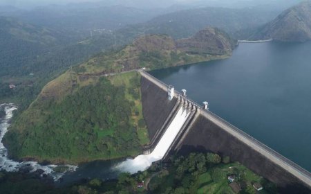 മൂവായിരത്തിലധികം പേരെ മാറ്റിപാർപ്പിക്കുന്നു, മുല്ലപ്പെരിയാർ ഡാം ഇന്ന് തുറക്കാൻ സാധ്യത, കനത്ത ജാ​ഗ്രത