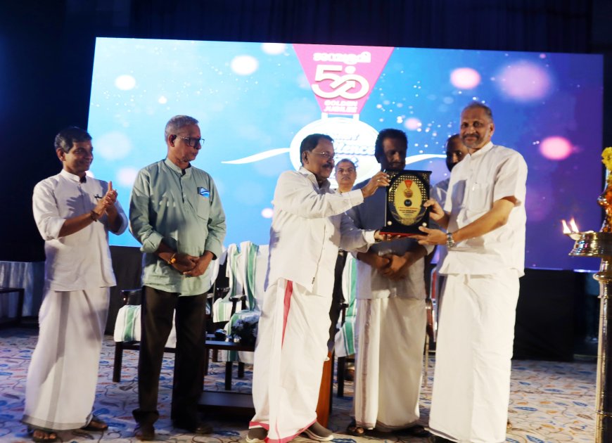 ഡോ. ആൻ്റണി കല്ലമ്പള്ളിക്ക് ലൈഫ് ടൈം അച്ചീവ്മെൻ്റ് അവാർഡ് ഫോർ എഡ്യുക്കേഷണൽ എക്സലൻസ് 2025 നൽകി