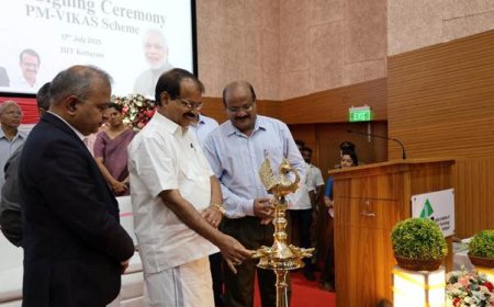 കേരളത്തിലെ ഐഐഐടി കോട്ടയത്ത് പിഎം വികാസിന് കീഴിലുള്ള നൈപുണ്യ പരിശീലന, വനിതാ സംരംഭകത്വ വികസന പദ്ധതിക്ക് കേന്ദ്ര ന്യൂനപക്ഷകാര്യ സഹമന്ത്രി  ജോർജ്ജ് കുര്യൻ തുടക്കം കുറിച്ചു.