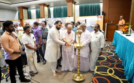 'സ്വാശ്രയ-വികസിത ഇന്ത്യ' യ്ക്കായി 'ഖാദി'  തിരുവനന്തപുരം സന്ദര്‍ശിച്ച് കെവിഐസി ചെയർമാൻ ശ്രീ മനോജ് കുമാർ