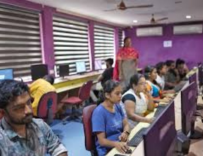 കെൽട്രോണിൽ തൊഴിലധിഷ്ഠിത കോഴ്സുകളിൽ പ്രവേശനം ആരംഭിച്ചു