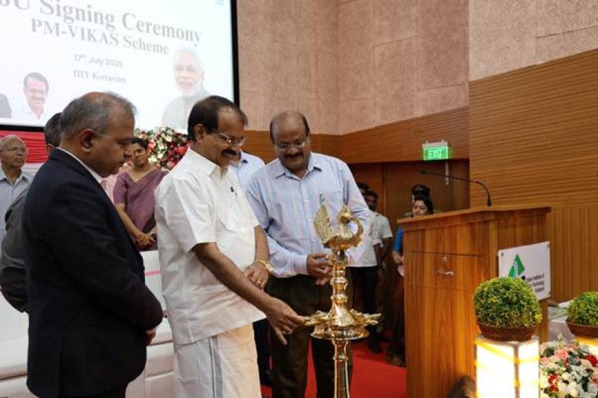 കേരളത്തിലെ ഐഐഐടി കോട്ടയത്ത് പിഎം വികാസിന് കീഴിലുള്ള നൈപുണ്യ പരിശീലന, വനിതാ സംരംഭകത്വ വികസന പദ്ധതിക്ക് കേന്ദ്ര ന്യൂനപക്ഷകാര്യ സഹമന്ത്രി ജോർജ്ജ് കുര്യൻ തുടക്കം കുറിച്ചു.