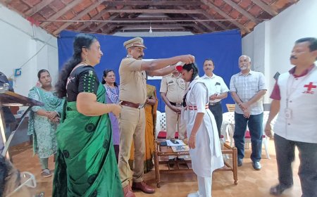 ജൂനിയർ റെഡ് ക്രോസ് എ ലെവൽ കേഡറ്റ്സിൻ്റെ സ്കാർഫിംങ്ങ് സെറിമണി