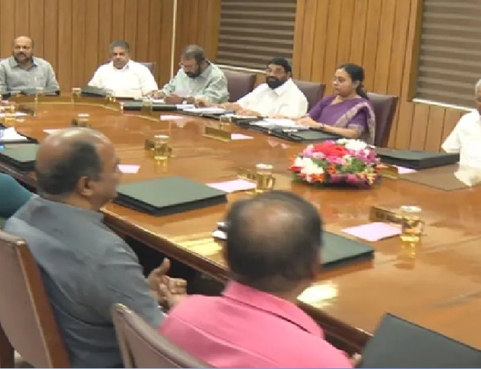 വീടുകളുടെ സുരക്ഷയ്ക്ക് ഗ്രൂപ്പ് ഇൻഷുറൻസ് പദ്ധതി; മന്ത്രിസഭ അംഗീകാരം നൽകി