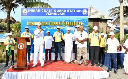 തീരദേശ ശുചീകരണ യജ്ഞവുമായി ഇന്ത്യൻ കോസ്റ്റ് ഗാർഡ്