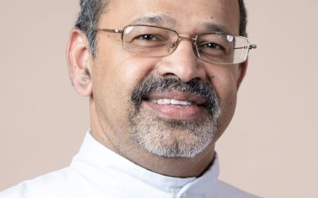 റവ. ഫാ. ആന്റണി തോക്കനാട്ടിന്  റവ. ഡോ. ആന്റണി  നിരപ്പേൽ എഡ്യൂക്കേഷണൽ ഐക്കൺ ഓഫ് ദി ഇയർ പുരസ്‌കാരം