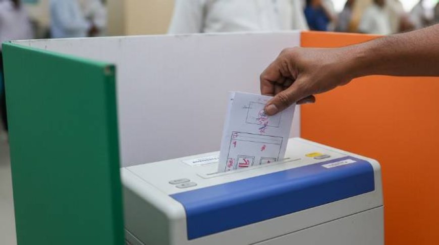 ഡമ്മിബാലറ്റിൽ മറ്റ് സ്ഥാനാർത്ഥികളുടെ പേരോ ചിഹ്നമോ പാടില്ല