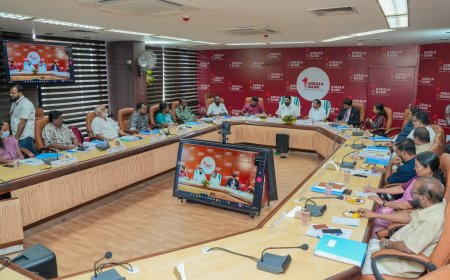 കേരള ബാങ്ക് ഭരണസമിതിയുടെ പുതിയ പ്രസിഡന്റായി പി മോഹനനും  വൈസ് പ്രസിഡണ്ടായി ടി വി രാജേഷും ചുമതലയേറ്റു