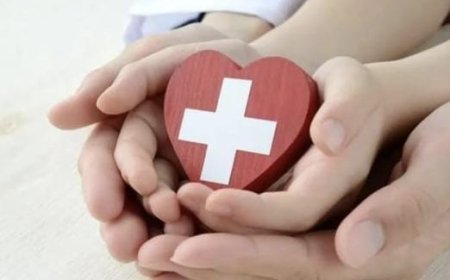 ഡിസ്ചാര്‍ജ്ജ് ചെയ്ത രോഗിയെ ബില്ല് അടക്കുന്നതുവരെ തടഞ്ഞുവെയ്ക്കാനാവില്ല:  ഇന്‍ഷ്യൂറന്‍സ് കമ്പനിയും സ്വകാര്യ ആശുപത്രിയും 30,000 രൂപ നഷ്ടപരിഹാരം നൽകണം.