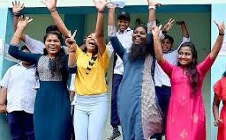 യുവതി യുവാക്കള്‍ക്ക് മുഖ്യമന്ത്രിയുടെ കണക്ട് ടു വര്‍ക്ക് (പ്രതിമാസ 1000 രൂപ സഹായധനം)സ്‌കോളര്‍ഷിപ്പ് പദ്ധതി.