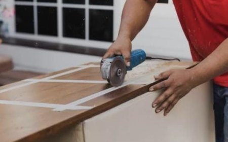 മരപ്പണിക്കാര്‍ക്ക് ടൂള്‍കിറ്റ് വിതരണം