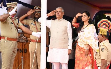 വർണാഭമായി റിപ്പബ്ലിക് ദിനാഘോഷം; ഗവർണർ ദേശീയ പതാക ഉയർത്തി അഭിവാദ്യം സ്വീകരിച്ചു