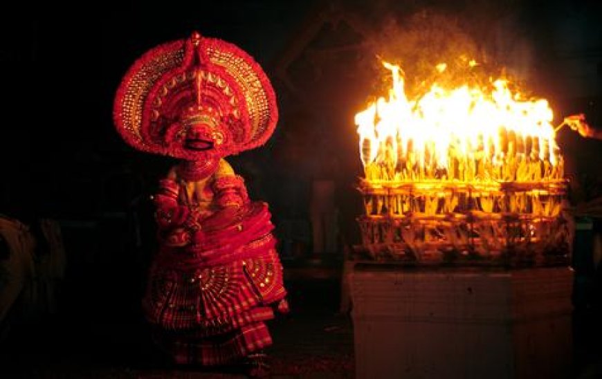 നിയമസഭ അന്താരാഷ്ട്ര പുസ്തകോത്സവം: വായനയുടെ ഉത്സവത്തിന് അകമ്പടിയായി തെയ്യത്തിന്റെ ചിലമ്പൊലി