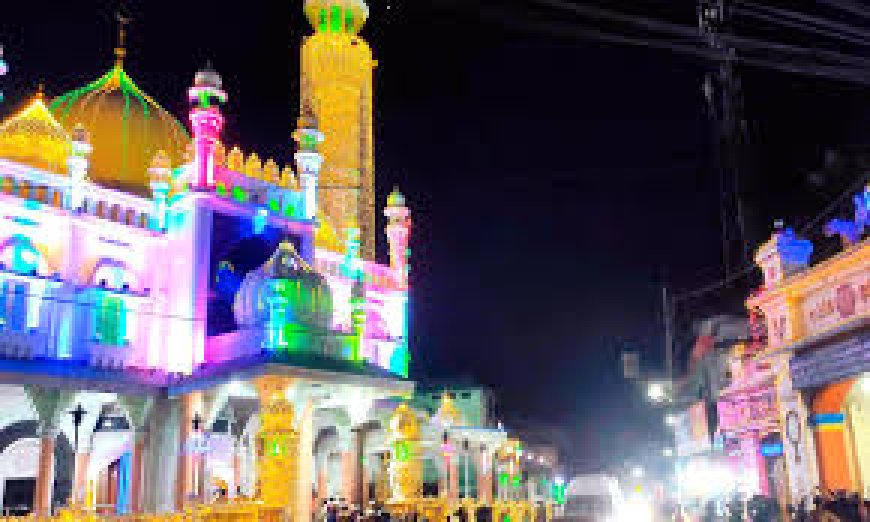 എരുമേലിപ്പൂരത്തിന് നാട് ഒരുങ്ങി ..    ചന്ദനക്കുടം  10 ന് , പേട്ടതുള്ളൽ.11ന്