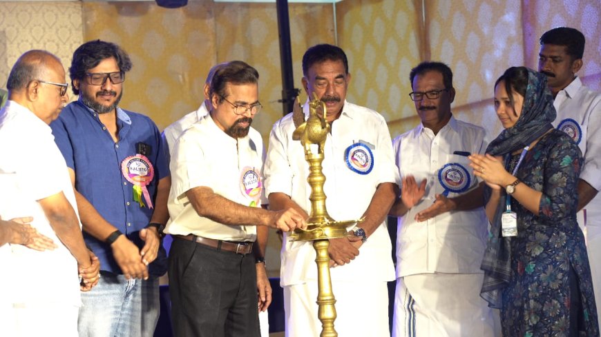 എരുമേലി എം.ഇ എസ് കോളേജിൽ  മെഗാ എക്സിബിഷന്റെയും മെഗാ ഫെസ്റ്റിന്റെയും  ഉദ്ഘാടനം