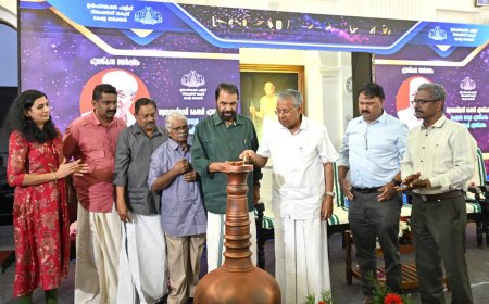 പത്രപ്രവർത്തനം സമൂഹത്തെ പുനർനിർമ്മിക്കാനുള്ള ഉപാധിയാണെന്ന് വിശ്വസിച്ചിരുന്ന പാരമ്പര്യത്തിൽ നിന്ന് മാധ്യമങ്ങൾ അകലുന്നു: മുഖ്യമന്ത്രി