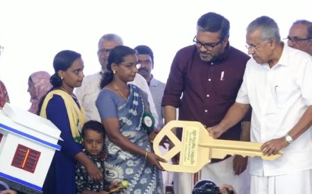 5 ലക്ഷം വീട് 20 ലക്ഷം പുഞ്ചിരി; പ്രഖ്യാപനം നിർവഹിച്ച് മുഖ്യമന്ത്രി