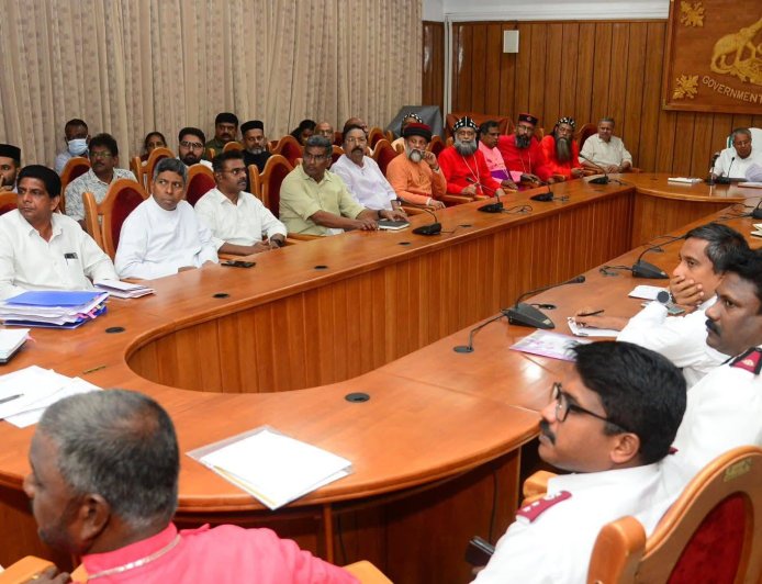 ജസ്റ്റിസ് ജെ ബി  കോശി കമ്മീഷൻ റിപ്പോർട്ട് ഔദ്യോഗികമായി പ്രസിദ്ധീകരിച്ചു