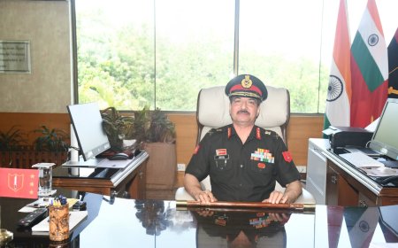 ലെഫ്റ്റനന്റ് ജനറൽ വിജയ് ബി നായർ  സൈനിക യുദ്ധ പരിശീലന ആസ്ഥാനത്ത് ഇൻഫൻട്രി സ്കൂൾ കമാൻഡന്റായി ചുമതലയേറ്റു