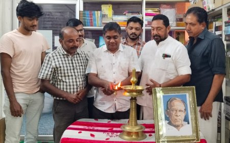 സുകുമാർ അഴീക്കോടിന് സ്മാരകം നിർമ്മിക്കണം