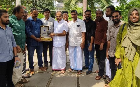 അക്ഷയയുടെ പ്രശ്നങ്ങൾ പരിഹരിക്കാൻ ഉടൻ തന്നെ യോഗം ചേരും :ഐ ടി മിനിസ്റ്റർ പി കെ കുഞ്ഞാലിക്കുട്ടി