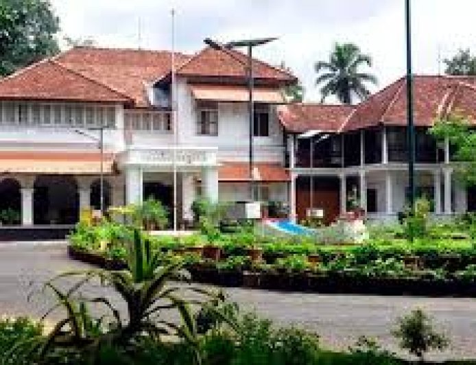 രമേശ് ചെന്നിത്തലയ്ക്ക് പമ്പ, കെ മുരളീധരന് സാനഡു, ജനീഷിന് മൻമോഹൻ ബംഗ്ലാവ്; മന്ത്രിമാർക്ക് ഔദ്യോഗിക വസതിയായി