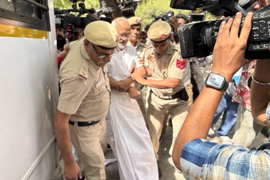 പ്ര​തി​ക​ളെ സ്റ്റേ​ഷ​നി​ൽ ഹാ​ജ​രാ​ക്കാം, പാ​ർ​ട്ടി ഓ​ഫീ​സി​ൽ ക​യ​റേ​ണ്ട; പോ​ലീ​സു​മാ​യി സി​പി​എം നേ​താ​ക്ക​ളു​ടെ ച​ർ​ച്ച