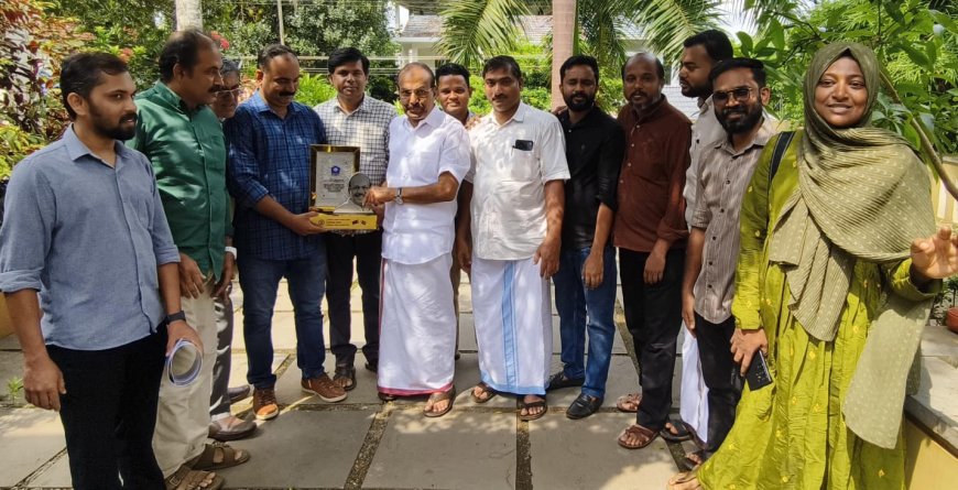 അക്ഷയയുടെ പ്രശ്നങ്ങൾ പരിഹരിക്കാൻ ഉടൻ തന്നെ യോഗം ചേരും :ഐ ടി മിനിസ്റ്റർ പി കെ കുഞ്ഞാലിക്കുട്ടി