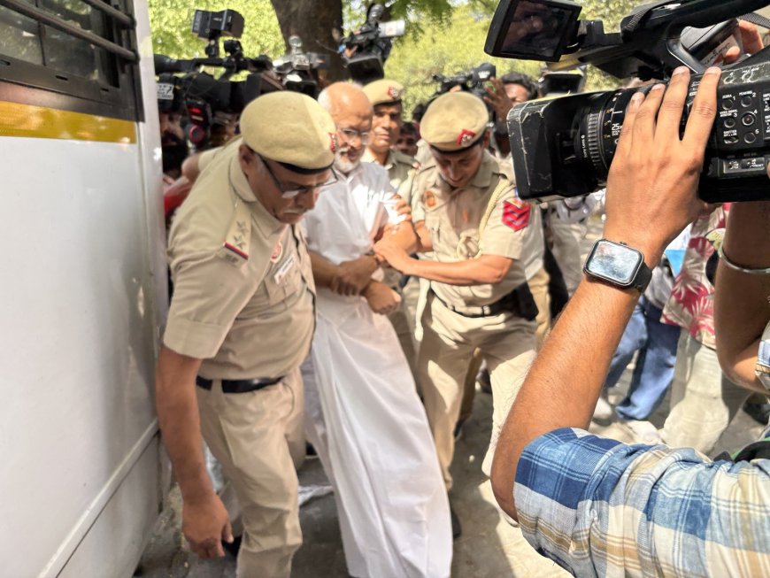 പ്ര​തി​ക​ളെ സ്റ്റേ​ഷ​നി​ൽ ഹാ​ജ​രാ​ക്കാം, പാ​ർ​ട്ടി ഓ​ഫീ​സി​ൽ ക​യ​റേ​ണ്ട; പോ​ലീ​സു​മാ​യി സി​പി​എം നേ​താ​ക്ക​ളു​ടെ ച​ർ​ച്ച