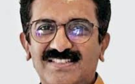 കണ്ണൂർ മുൻ എഡിഎം കെ. നവീൻ ബാബുവിന്റെ ദുരൂഹ മരണവുമായി ബന്ധപ്പെട്ട കേസന്വേഷണം കേന്ദ്ര അന്വേഷണ ഏജൻസിയായ സിബിഐയ്ക്ക് (CBI) വിടാൻ സംസ്ഥാന മന്ത്രിസഭാ യോഗം തീരുമാനിച്ചു.
