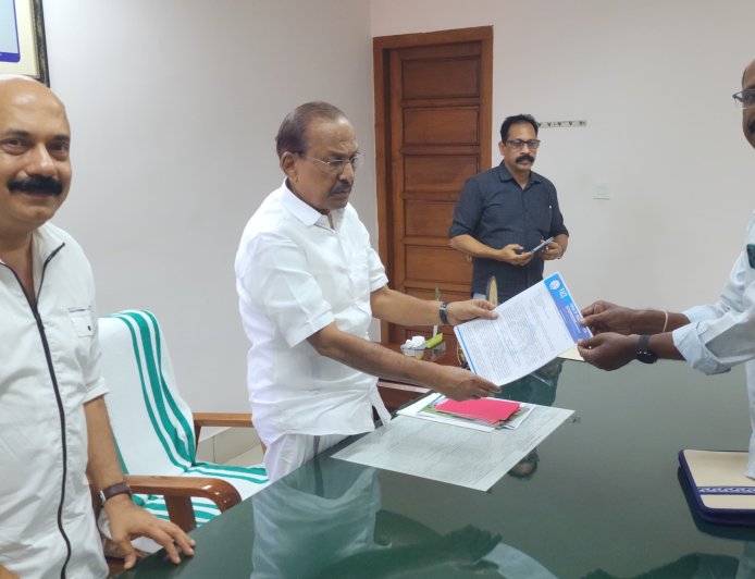 അക്ഷയ കേന്ദ്രങ്ങൾ നേരിടുന്ന പ്രശ്നങ്ങൾ ഗൗരവമുള്ളത് -മന്ത്രി കുഞ്ഞാലികുട്ടി